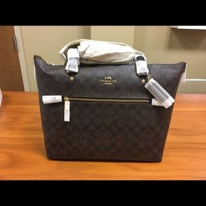 Coach Gallery Tote In Signature Canvas